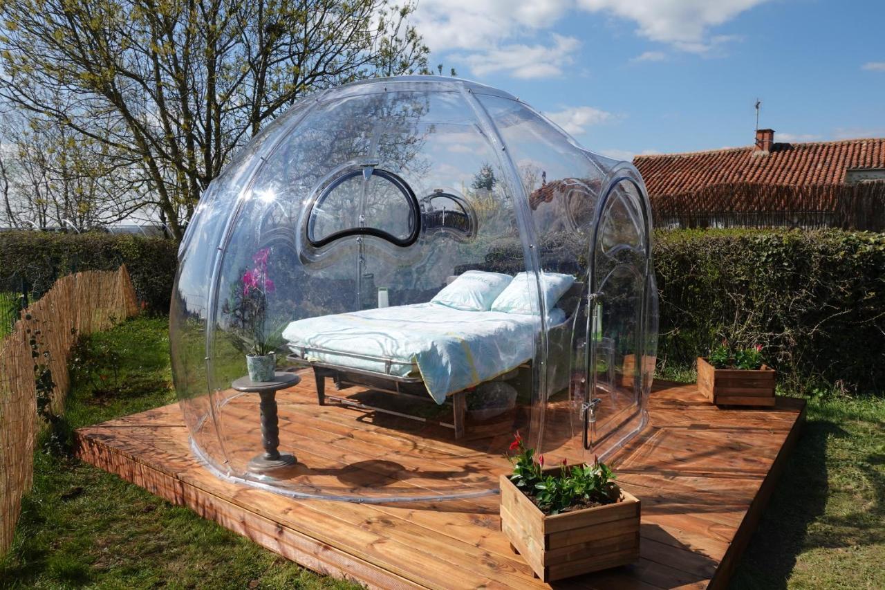Gite 4 Etoiles Avec Hebergement Insolite - 10 Personnes Foussais Exterior photo